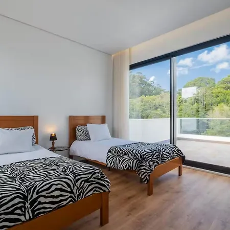 House With Heated Pool And Jacuzzi By The Beach Villa Lagoa (Azores)