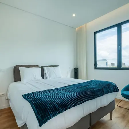 House With Heated Pool And Jacuzzi By The Beach Villa Lagoa (Azores)