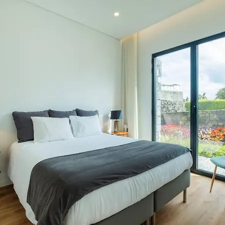 House With Heated Pool And Jacuzzi By The Beach Villa Lagoa (Azores)